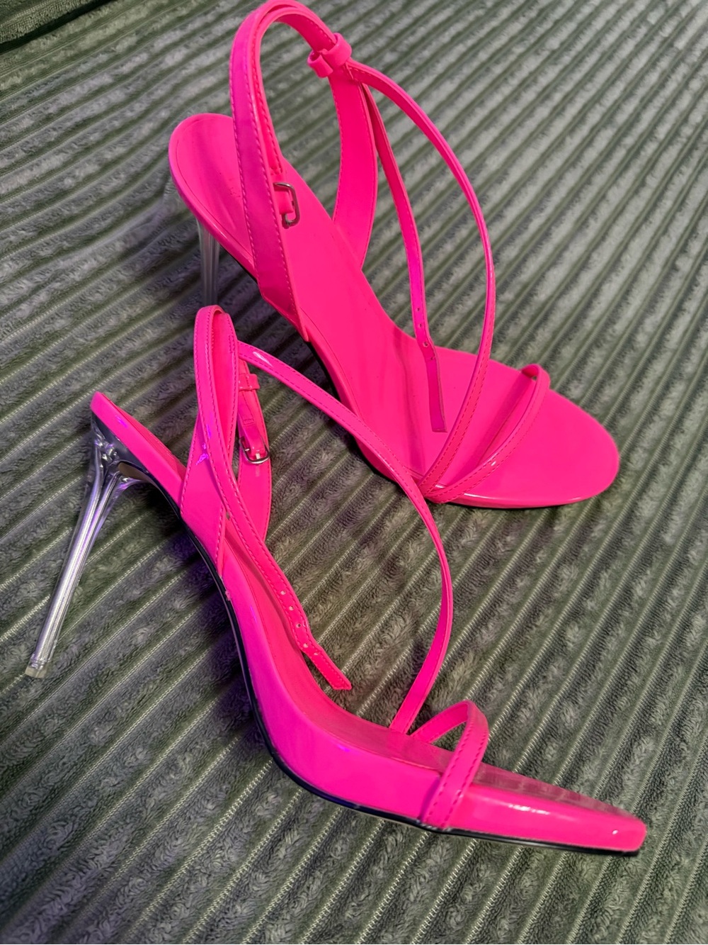 AAJ by Aminah ZAYN Neon Pink Heels – Size 8.5 – NEW